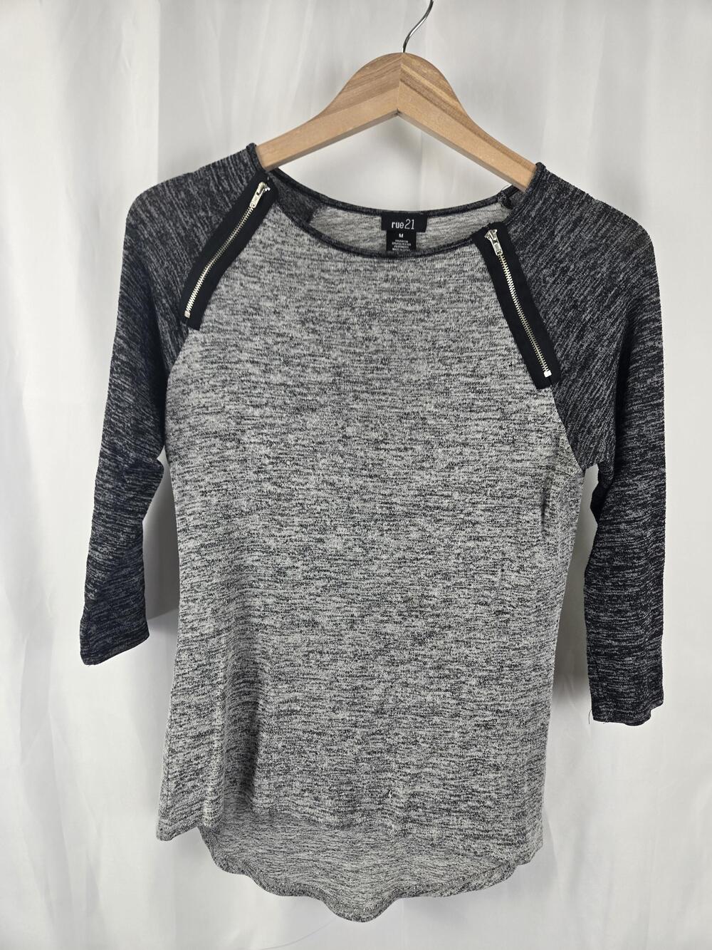 Rue21 Shirt Teens Medium Gray Colorblock Raglan 3/4 Sleeve Zipper Tee Top